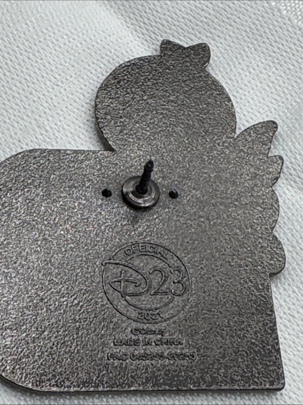 Disney D23 exclusive pin featuring the Orange Bird. - Picture 2 of 6